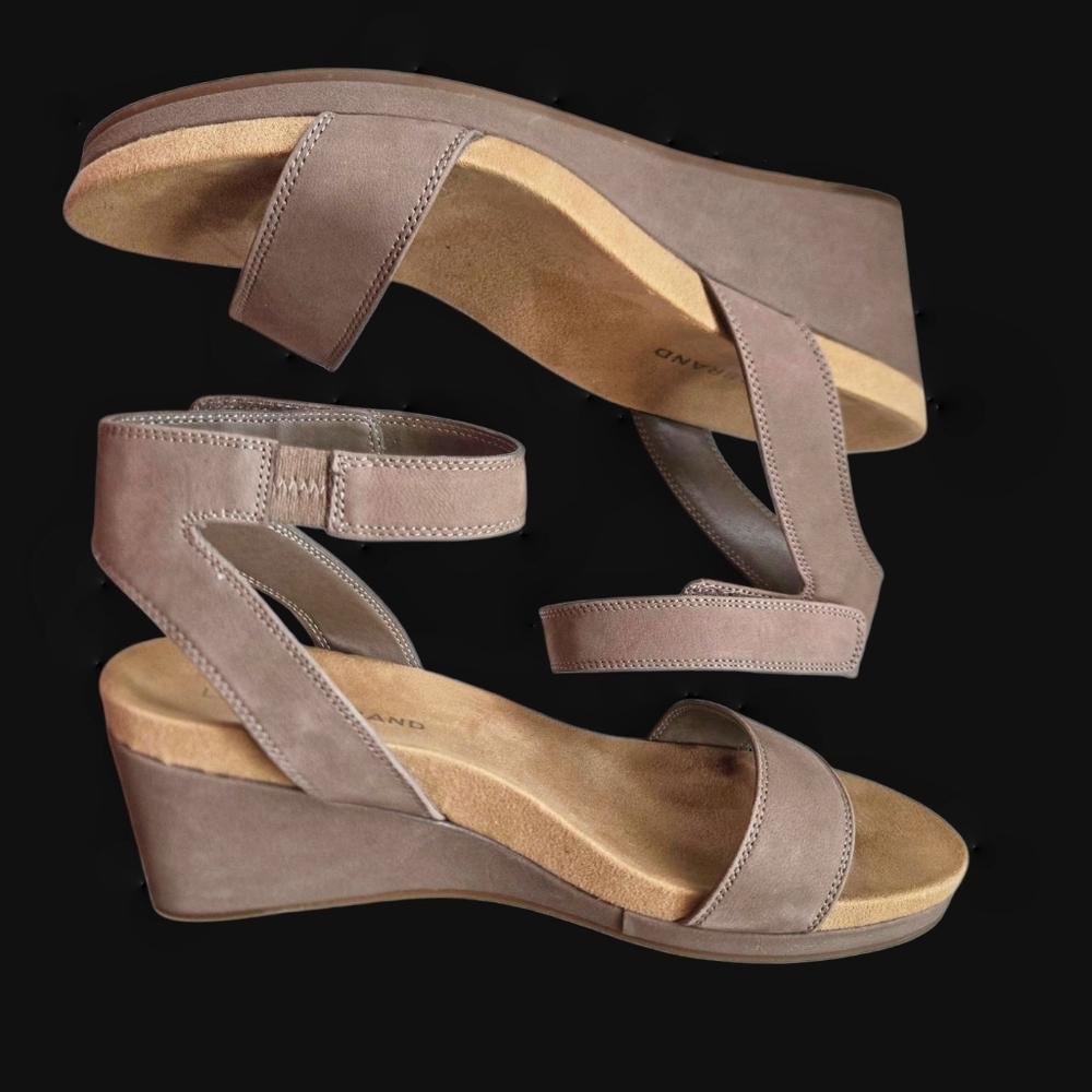 Lucky Brand Taupe Wedge Sandals. Size 9M/40 US.